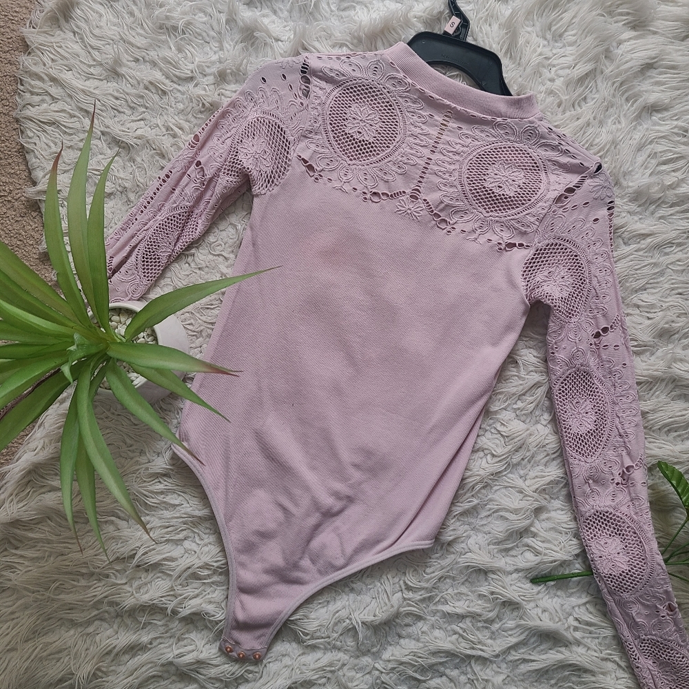Baby pink perforated sleeves bodysuit